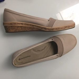 Grasshoppers Shoes Size 9M Cushion Wedge Slip On